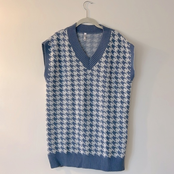 Houndstooth Sweater Dress - Picture 1 of 4